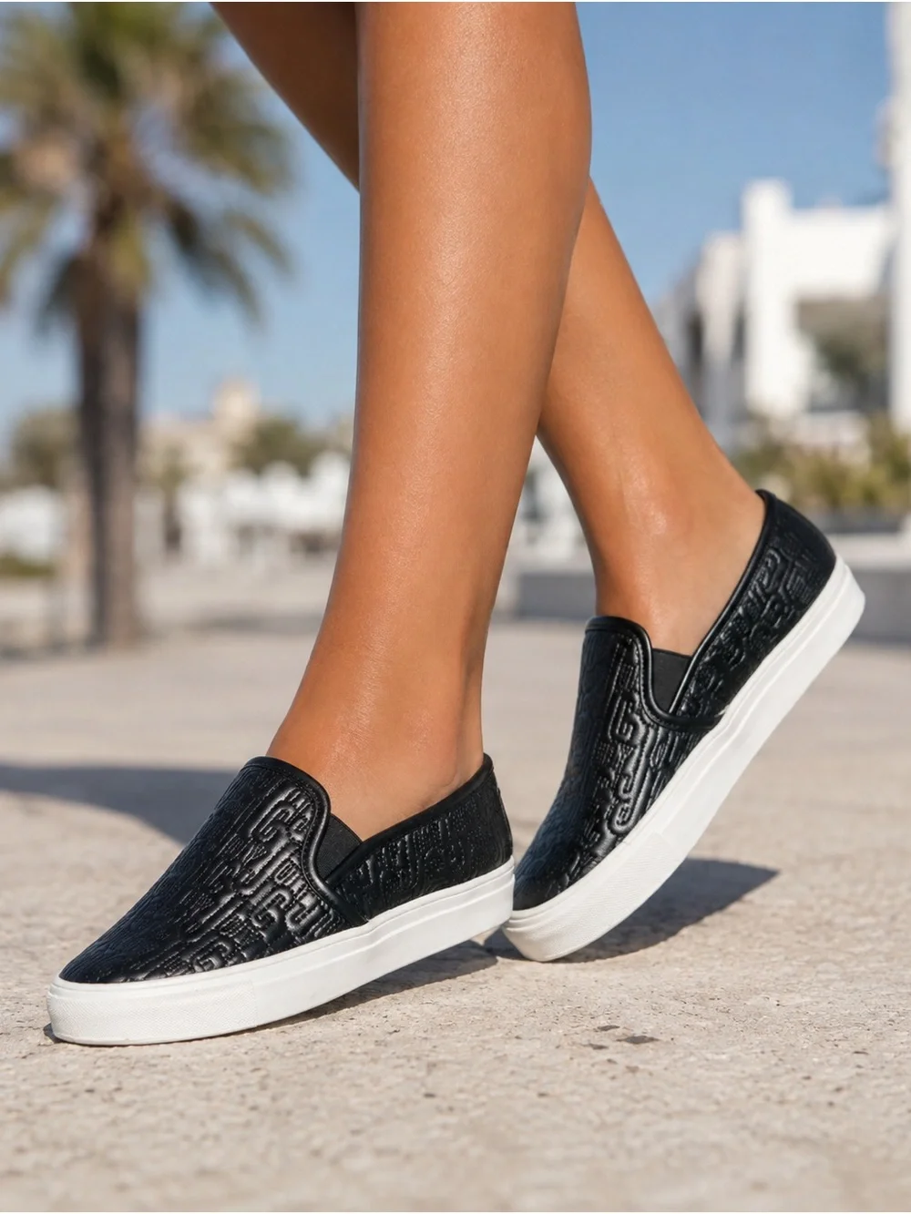 2/for $20 🪩 JUICY COUTURE Black Quilted Logo Slip-On Sneakers (Women’s 7)